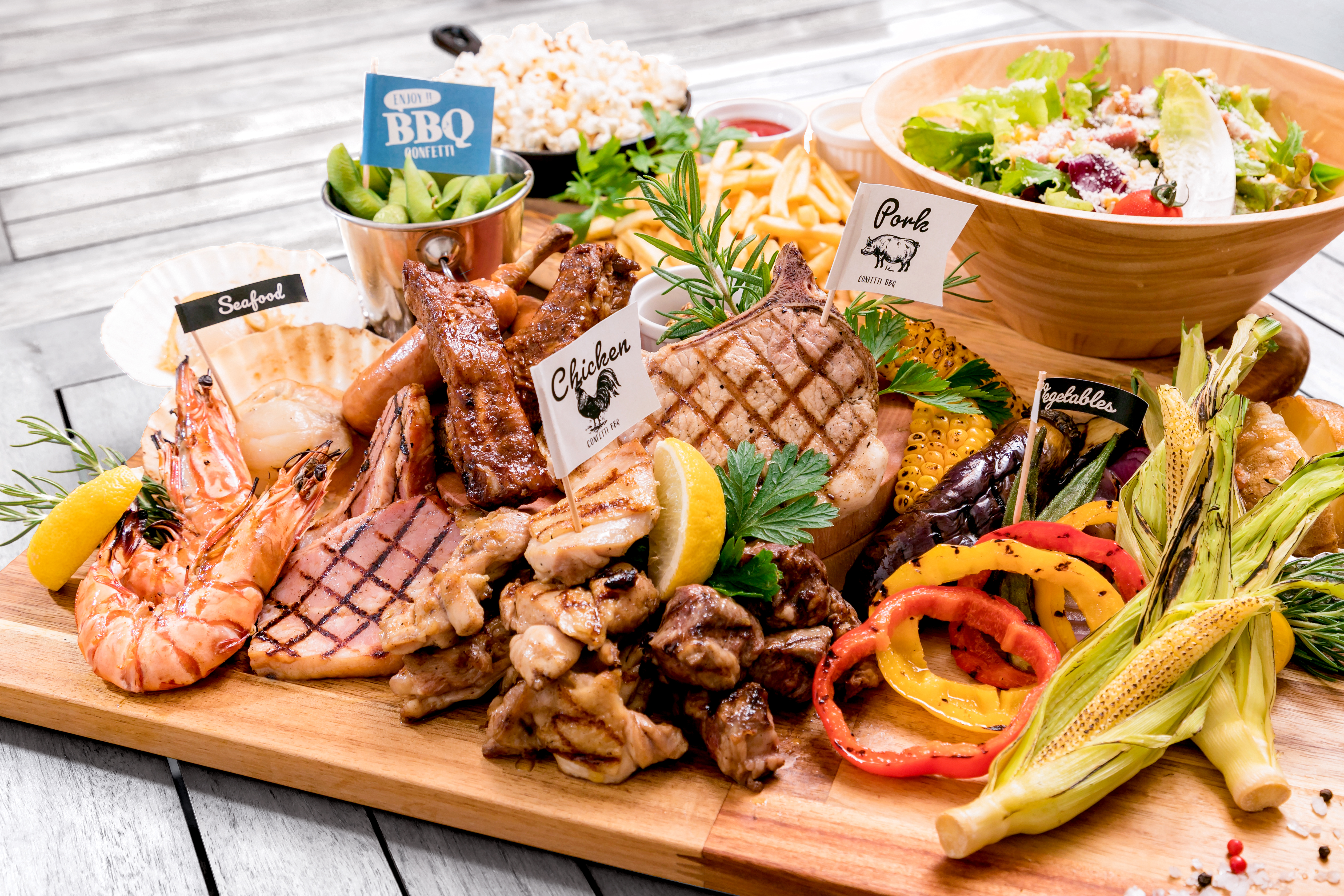 焼肉・バーベキューBBQ・パーティオーダーメイドテーブル　直接引取歓迎 手ぶらでBBQスタート！ - スタジオ&レストランコンフェッティ